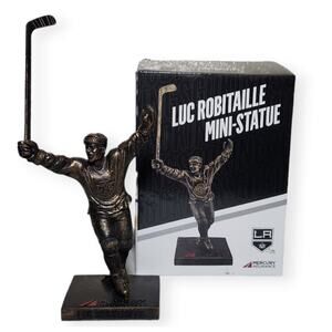 La Kings NHL Luc Robitaille Mini-Statue 6.75" SGA With Hockey Stick Open Box